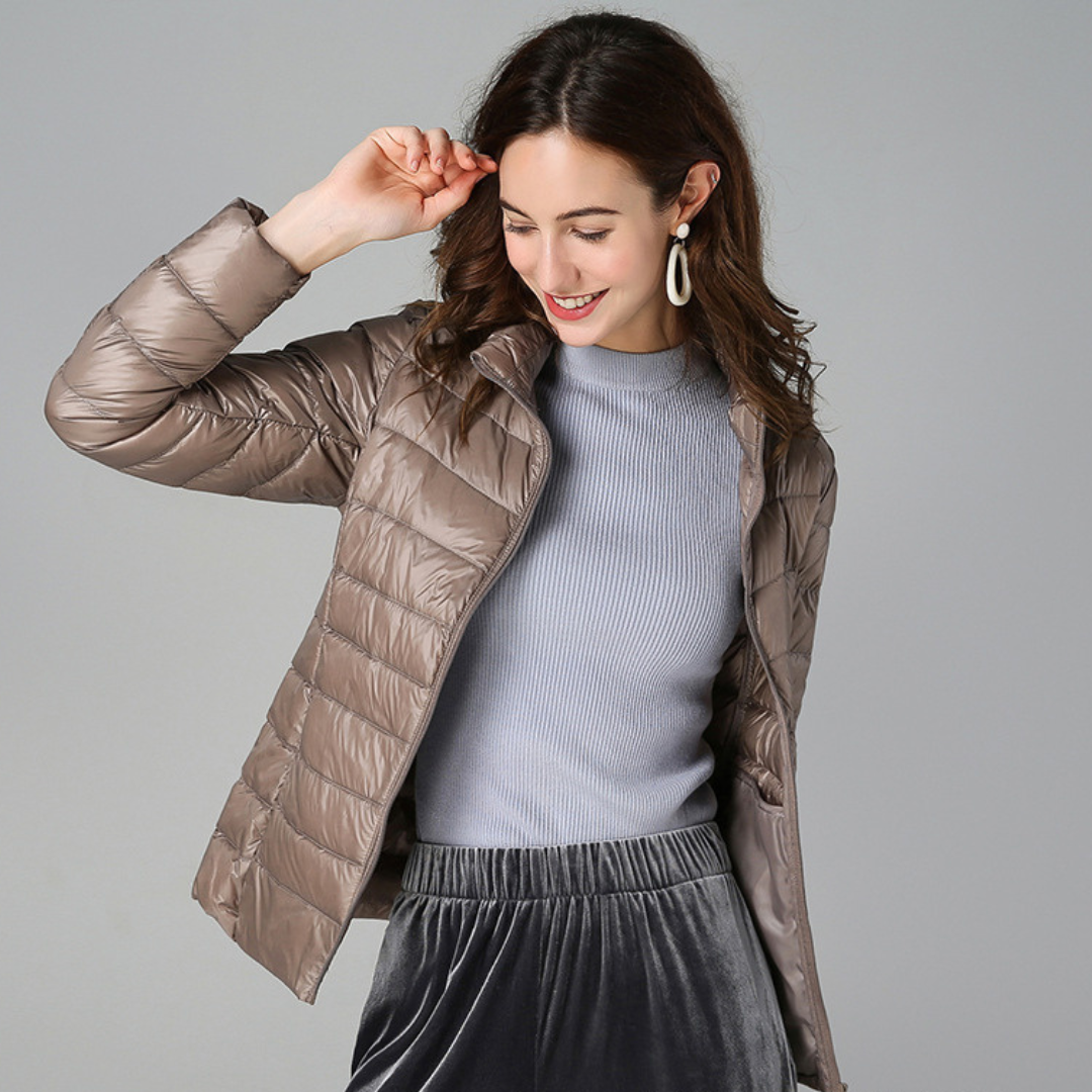 Myra™ | Ultraleichte Daunenjacke mit raffinierten Falten