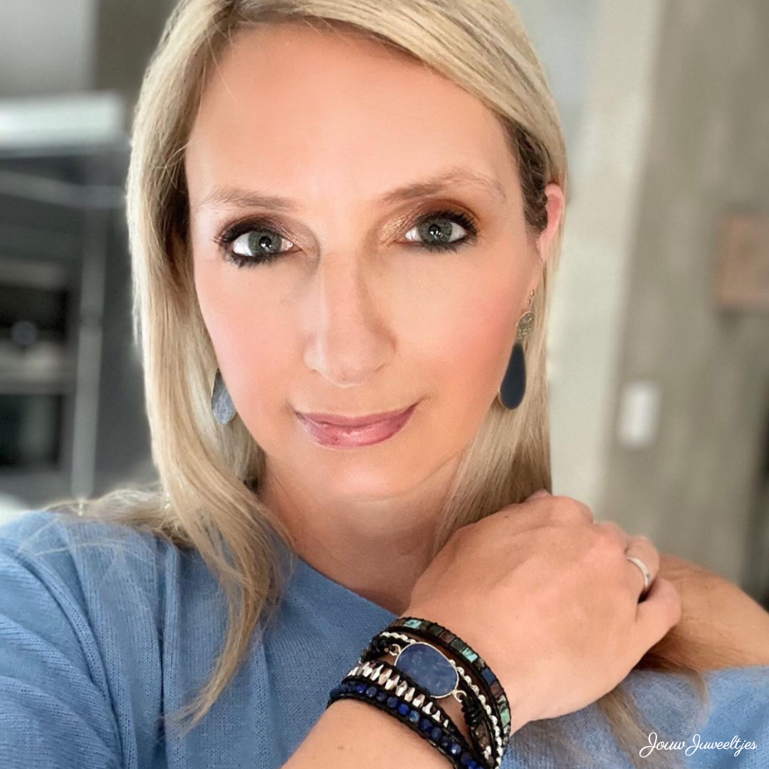 Expressive Blue Bracelet - Lapis Lazuli