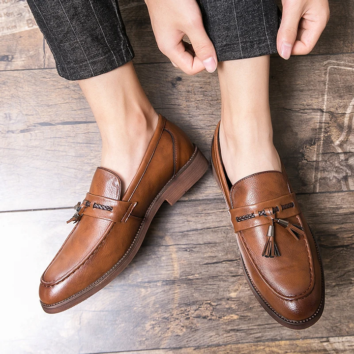 Leder Loafers mit Quasten