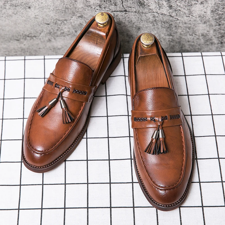 Leder Loafers mit Quasten