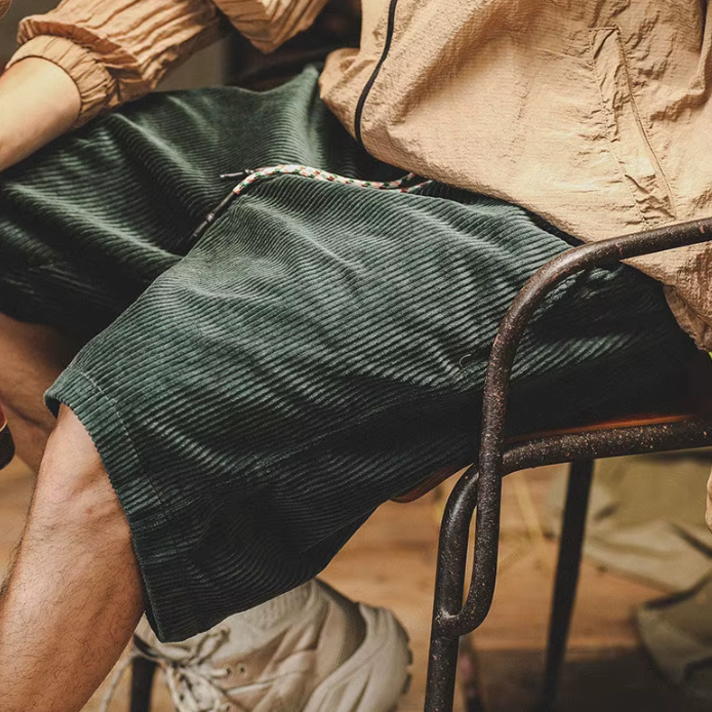 Elegante Corduroy Shorts