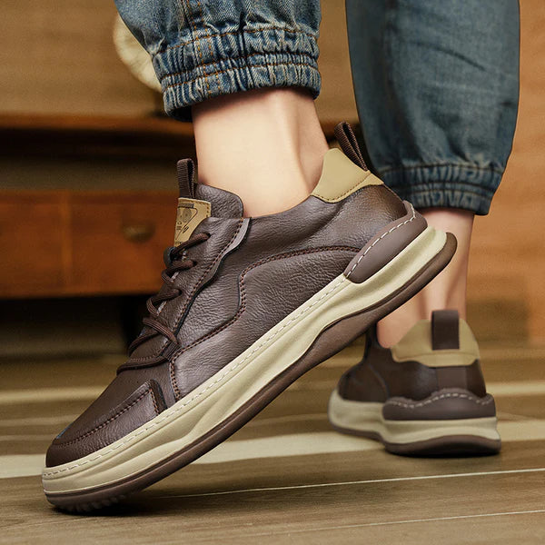 Leder Schuhe mit hohen Sohlen