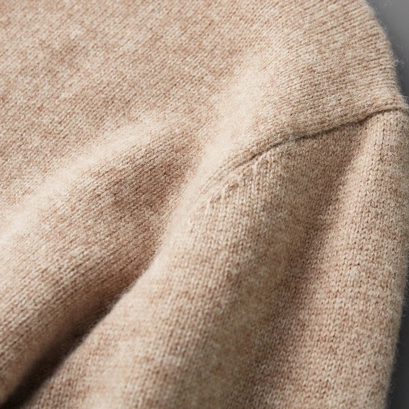 Eleganter Merinowollrollkragenpullover mit hohem Kragen