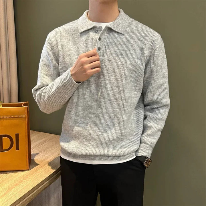 Eleganter gestrickter Poloshirt-Pullover