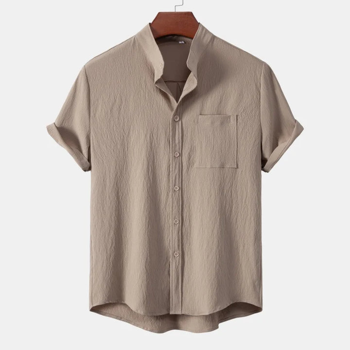Elegantes atmungsaktives Sommerhemd