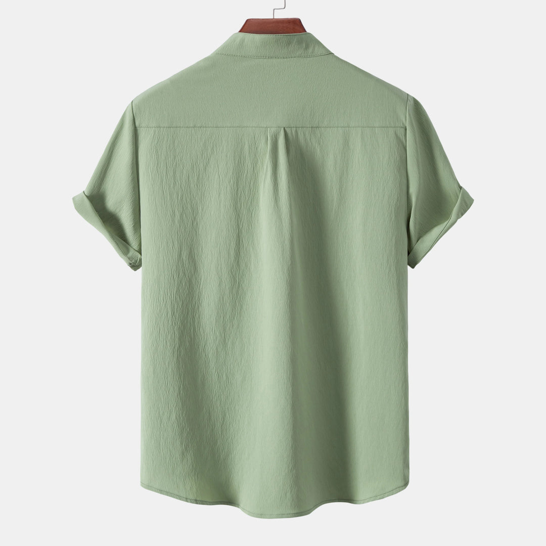 Elegantes atmungsaktives Sommerhemd