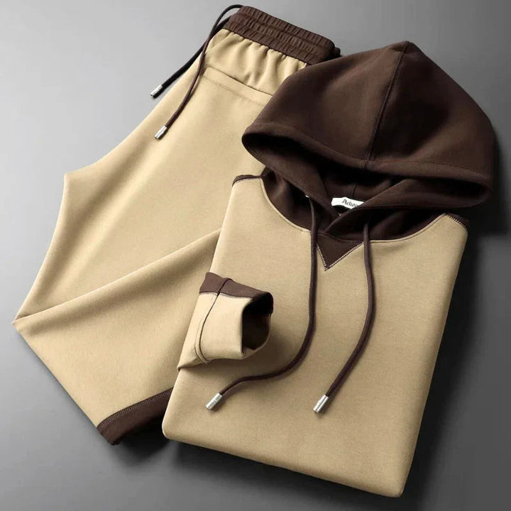 Sweater mit Kapuze