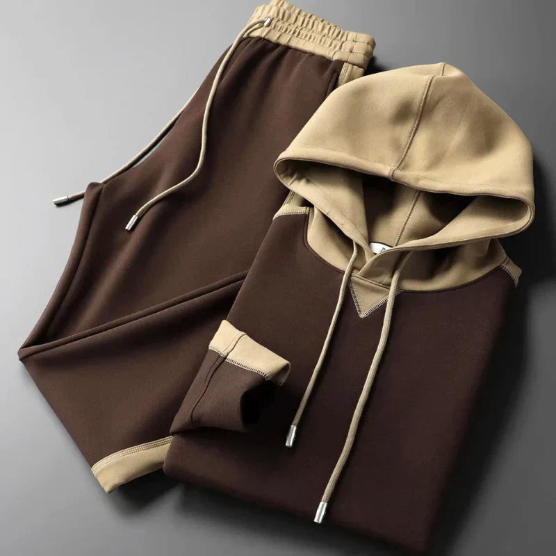 Sweater mit Kapuze