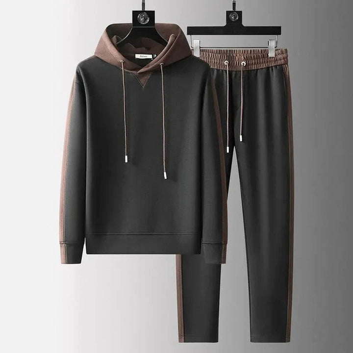 Sweater mit Kapuze