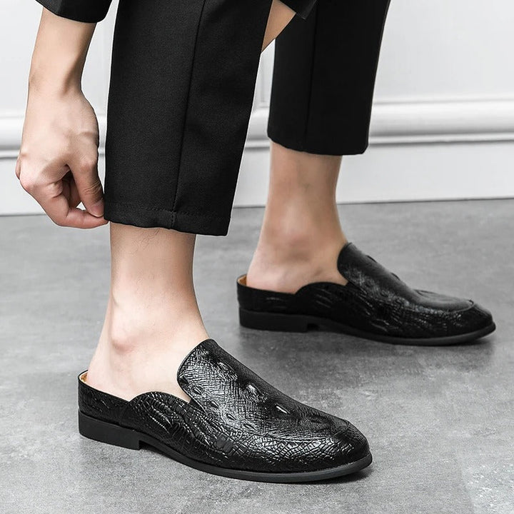 Elegante, schicke Schuhe mit Krokodilprägung