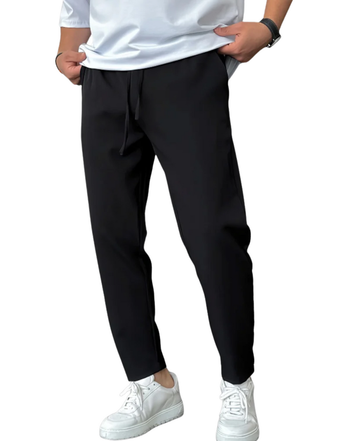 Elegante, schmal zulaufende Hose mit Kordelzug